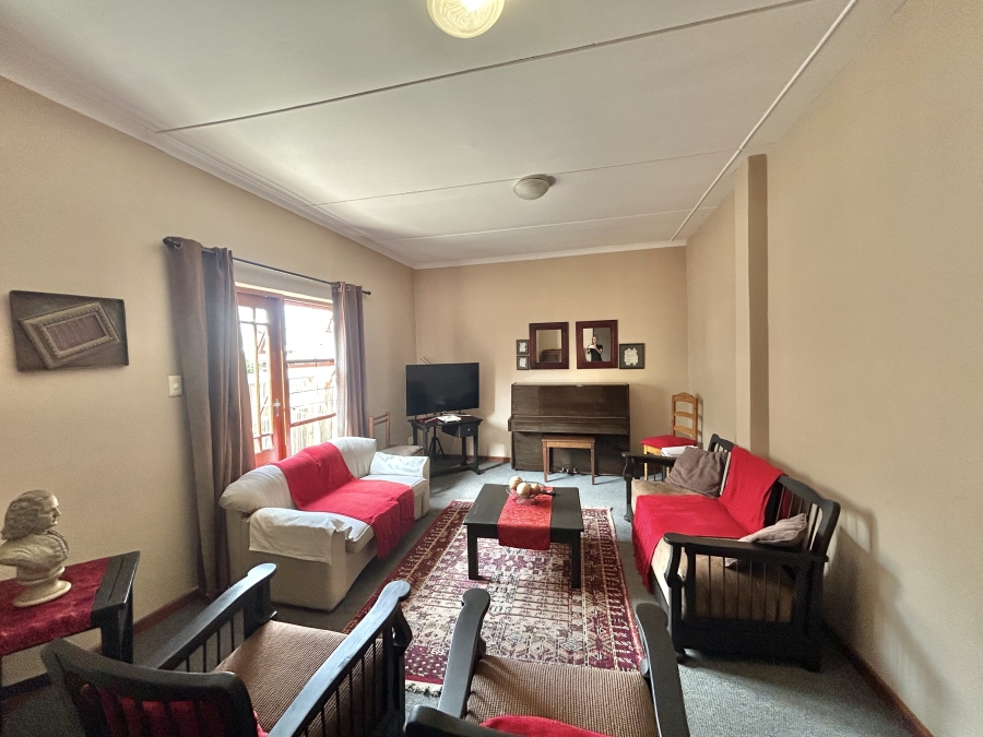 6 Bedroom Property for Sale in Ferreira Town Eastern Cape